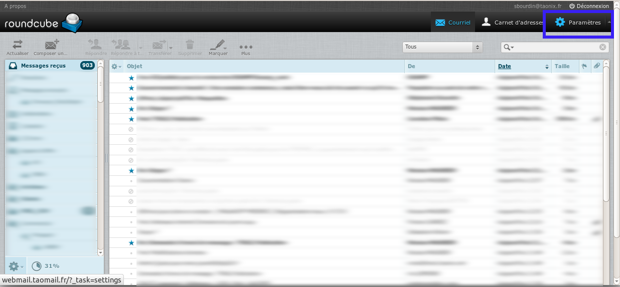 Sur Roundcube, sélectionnez en haut à droite dans la barre noire le bouton "Paramètres"